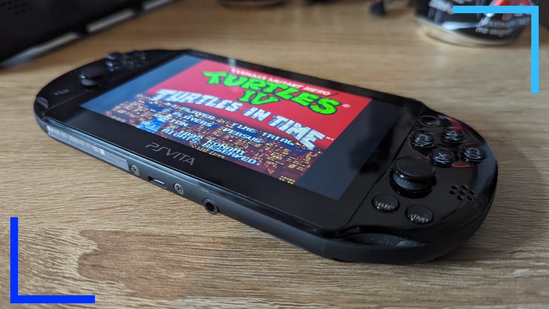 Фотография моей PS Vita с запущенной на экране Turtles in Time для SNES.